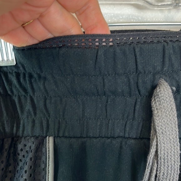 Gymshark Sweatpants Women's Size S Black Heavyweight Cropped Inseam 22.5" - Picture 9 of 14